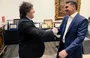 Milei se reúne com Flávio Bolsonaro e diz que senador é "uma grande esperança para outubro"