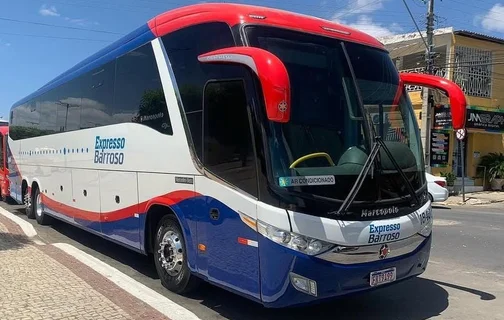 Ônibus da empresa Expresso Barroso