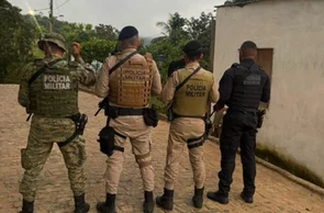 Operação Rebojo mira facção criminosa e cumpre prisões e mandados no sul da Bahia
