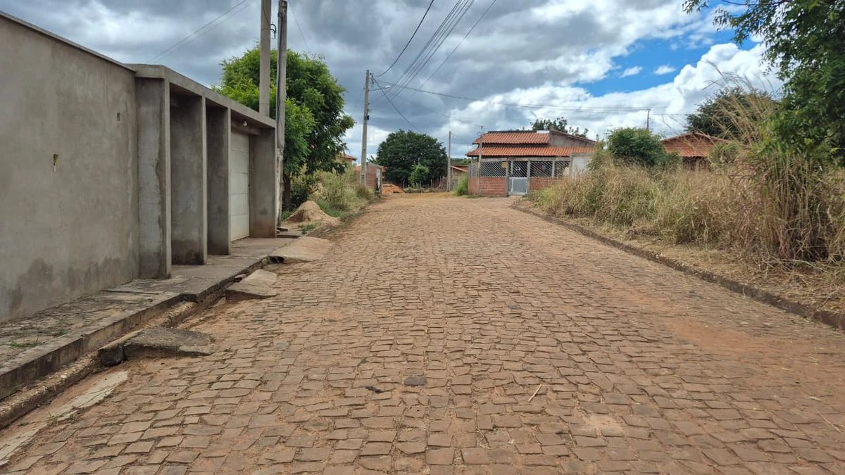 Pavimentação asfáltica na Malhada Vermelha