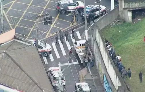 PM auxiliou na retirada dos passageiros