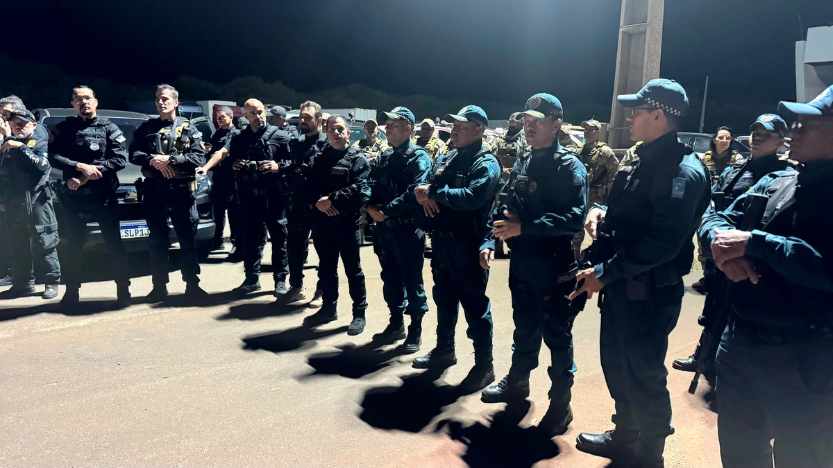Policiais cumpriram 25 ordens judiciais durante a operação