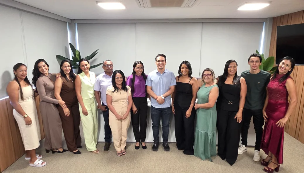 Posse coletiva de aprovados no concurso público municipal