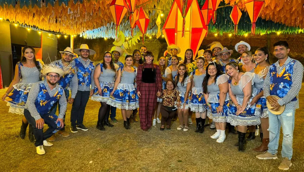 Prefeita Ivanária prestigiou artistas