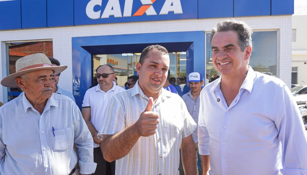 Prefeito agradece a Ciro Nogueira por agência da Caixa, que atende toda uma região.