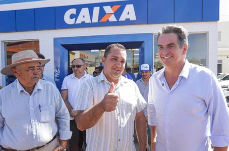 Prefeito agradece a Ciro Nogueira por agência da Caixa, que atende toda uma região.