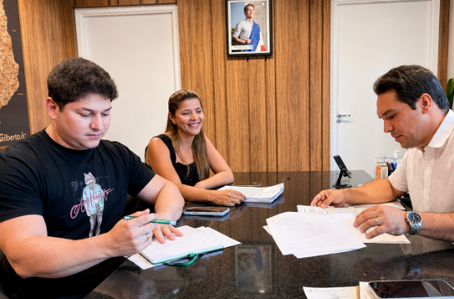 Prefeito de Uruçuí assina contratos da Brigada Florestal Municipal 2026