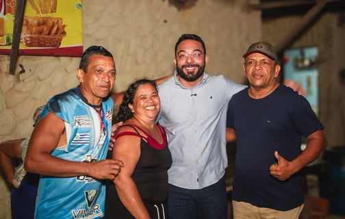 Prefeito e populares