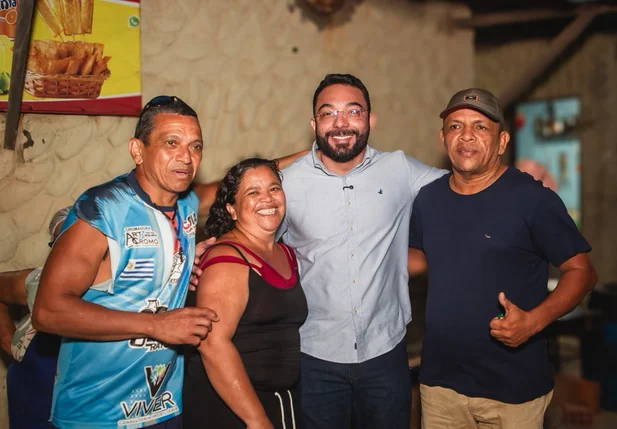Prefeito e populares