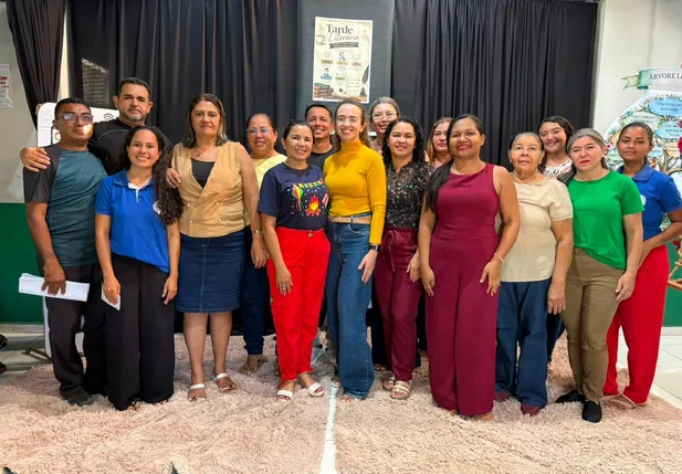 Prefeitura de Esperantina promove Projeto de Leitura com Tarde Literária na Escola Municipal Francisco José do Rêgo Castro, na localidade Amargosa