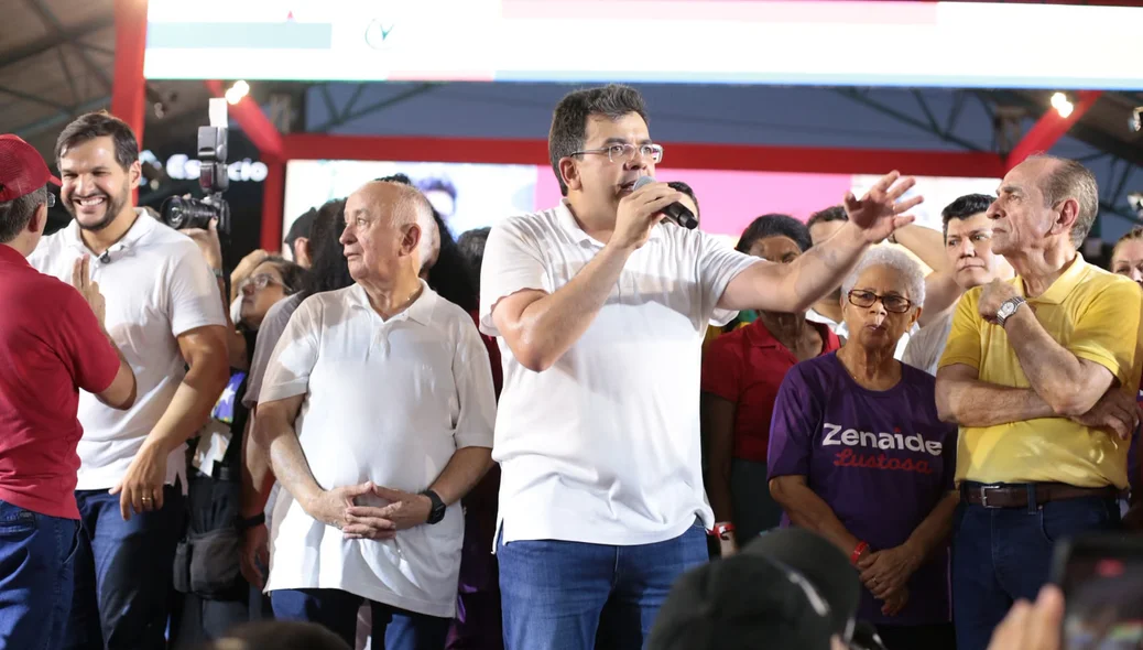 Rafael Fonteles discursa durante convenção partidária