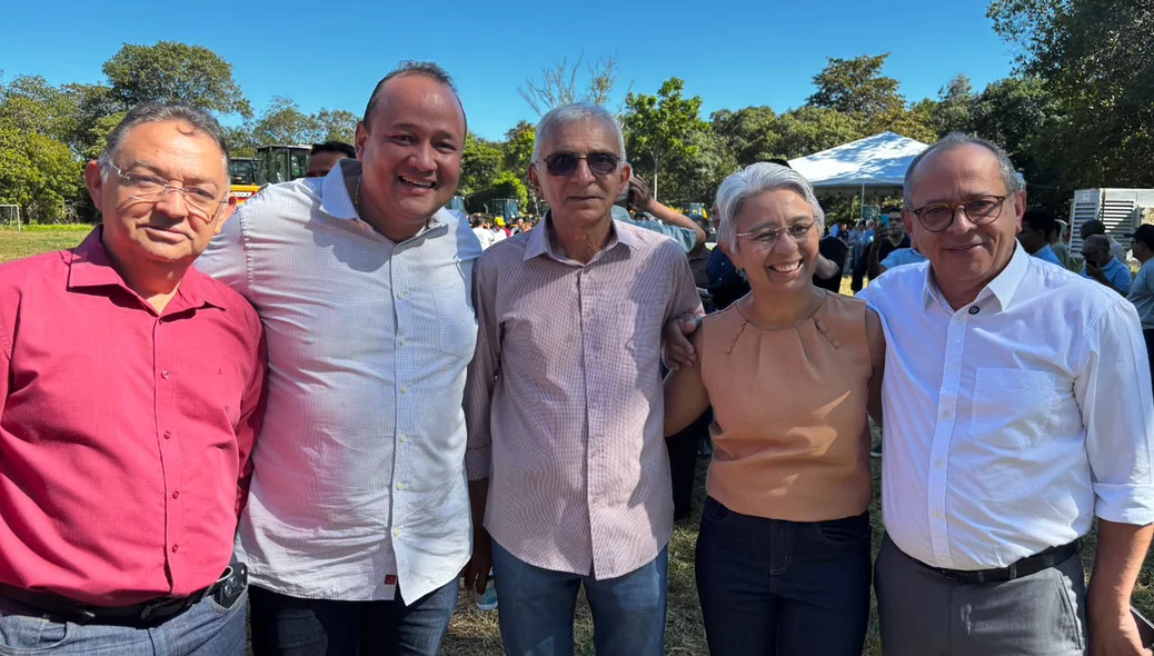 Ribeiro Gonçalves recebe nova pá carregadeira para fortalecer infraestrutura e ampliar serviços à população