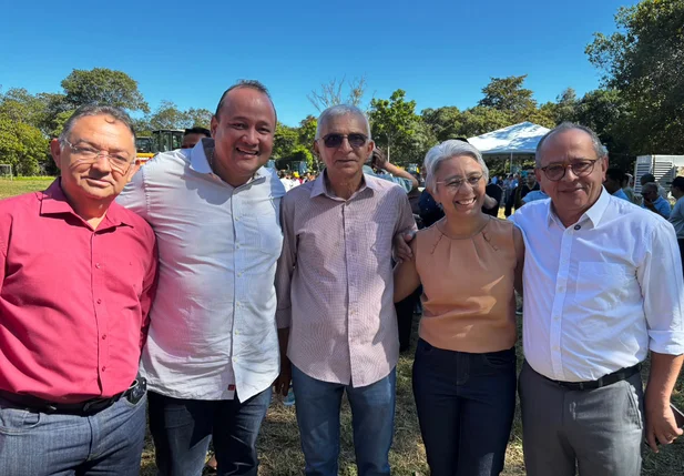 Ribeiro Gonçalves recebe nova pá carregadeira para fortalecer infraestrutura e ampliar serviços à população