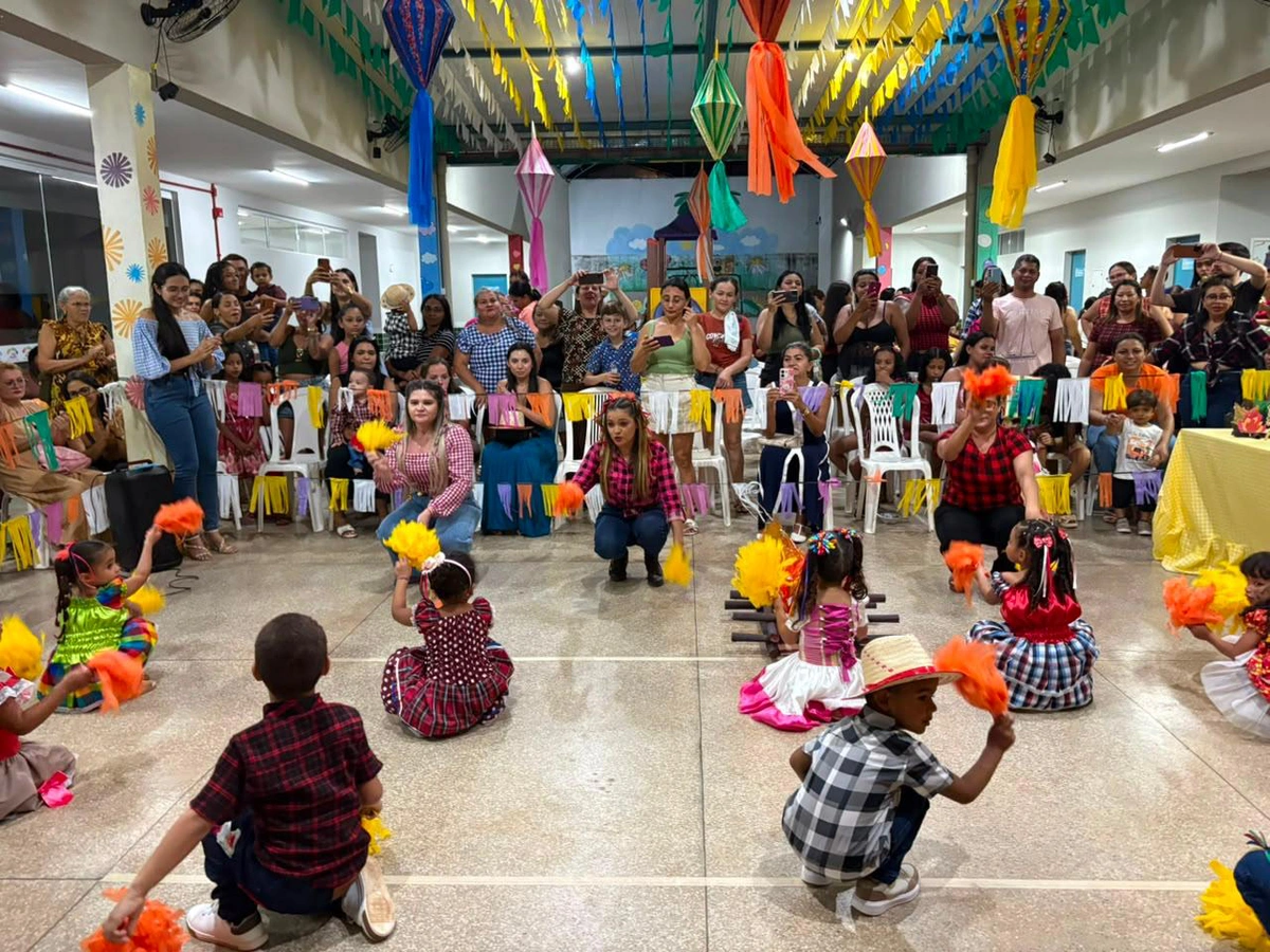 Secretaria de Educação de Esperantina prestigia Arraiá da Aninha