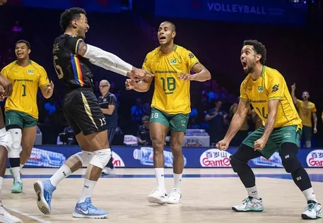 Brasil perde para os Estados Unidos e segue fora da zona de classificação da VNL