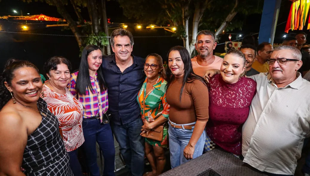 Senador Ciro Nogueira prestigiando evento