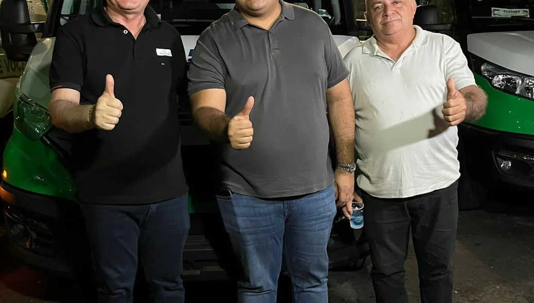 Sigefredo Pacheco recebe Unidade Odontológica Móvel
