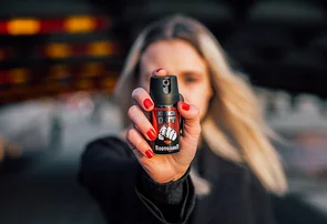 Lei que libera spray de pimenta para defesa pessoal de mulheres entra em vigor no Brasil
