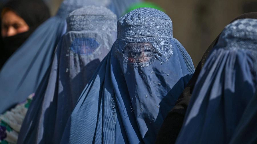 Talibã decide que o rosto e o corpo das mulheres não têm “direito de cidadania” e a voz.