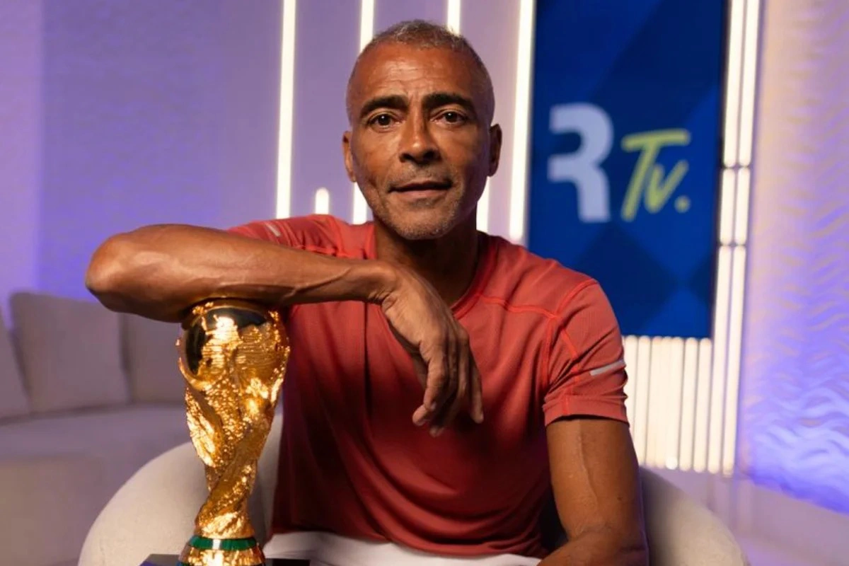 Tetracampeão mundial afirma que permanência do treinador italiano é injustificável.