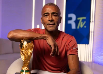 Tetracampeão mundial afirma que permanência do treinador italiano é injustificável.