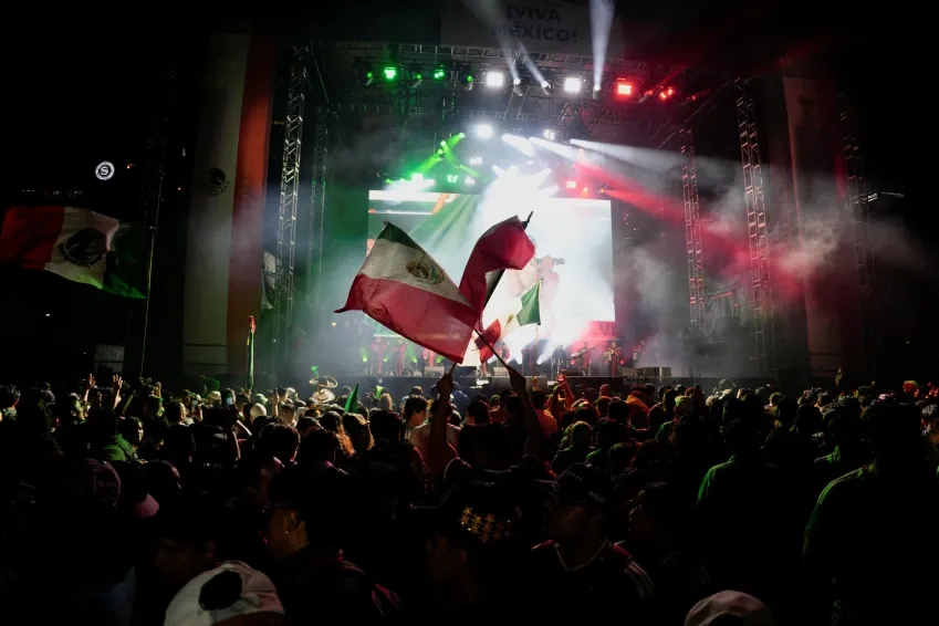 Torcida mexicana celebra vitória na Copa do Mundo na Cidade do México em 30 de junho de 2026