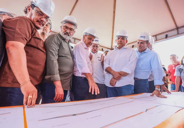 Visita do ministro George Santoro às obras rodoviárias em Teresina