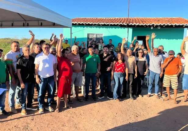 Vistoriou a obra de implantação de novo sistema de abastecimento d’água