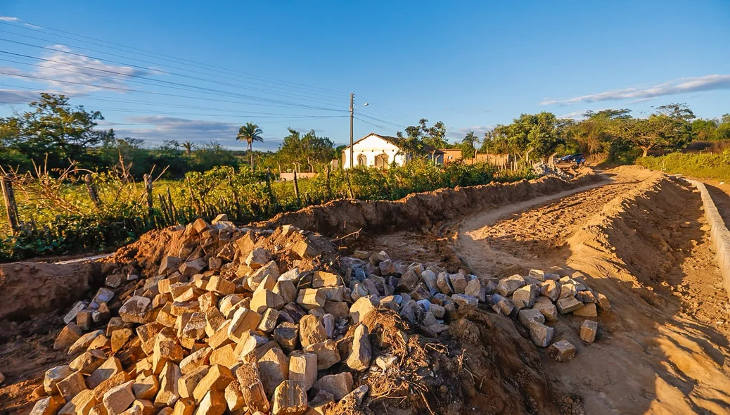 Zona rural recebe obra de pavimentação