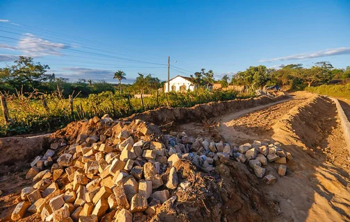 Zona rural recebe obra de pavimentação
