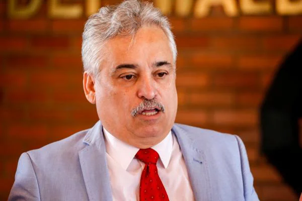  Robert Rios