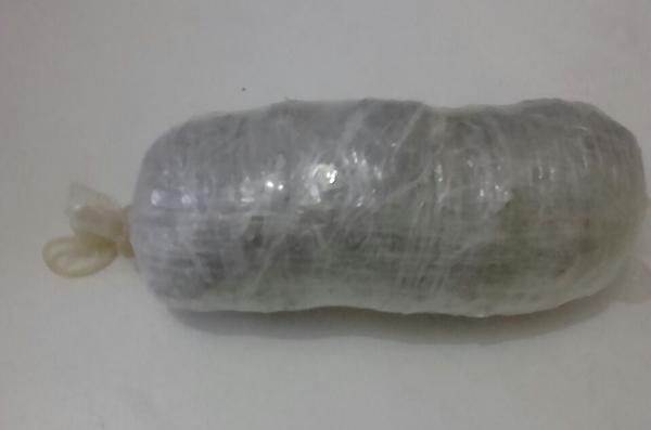 Droga encontrada com a mulher