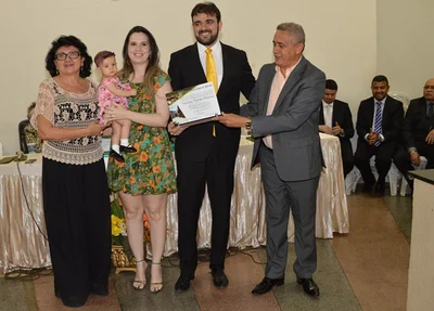 Câmara de Picos entrega título de cidadania a personalidades