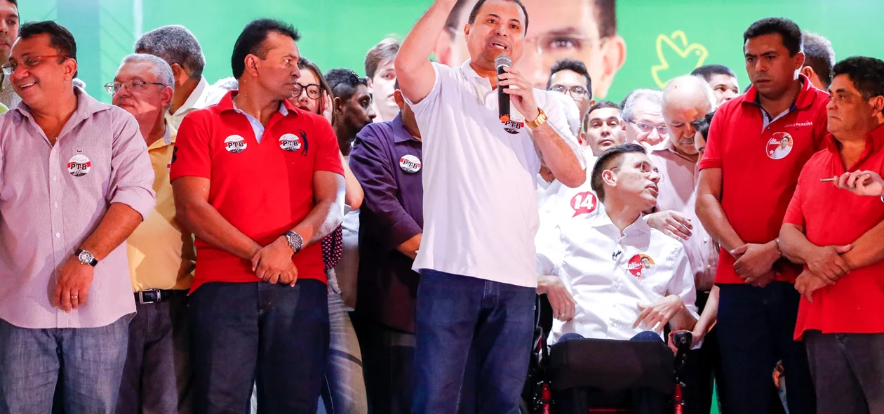 Evaldo Gomes em pronunciamento na convenção do PTB
