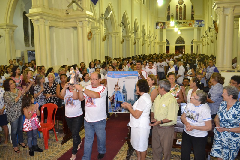 Católicos na abertura da Festa da Padroeira de Picos