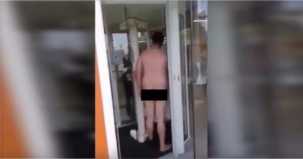 Homem tira a roupa após ser impedido de entrar em banco