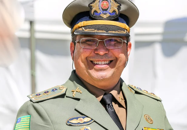 Tenente-coronel, Adriano de Lucena