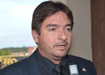 Vereador Iata Rodrigues ameaça  deixar bloco de apoio ao Padre Walmir.