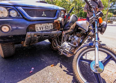 colisão entre carro e moto