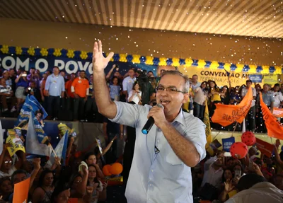 Firmino Filho discursa em cnvenção