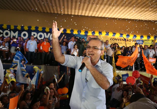 Firmino Filho discursa em cnvenção