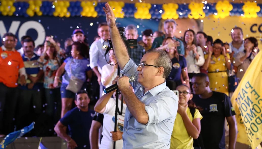 Prefeito Firmino durante convenção em Teresina