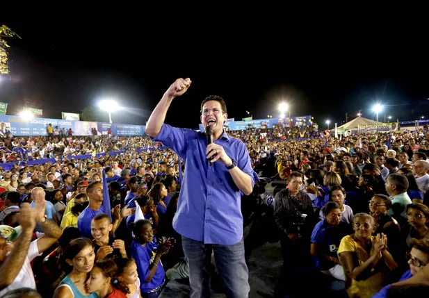 Convenção homologa candidatura de Alexandre Almeida