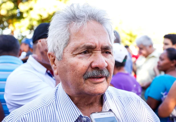 Elmano Férrer