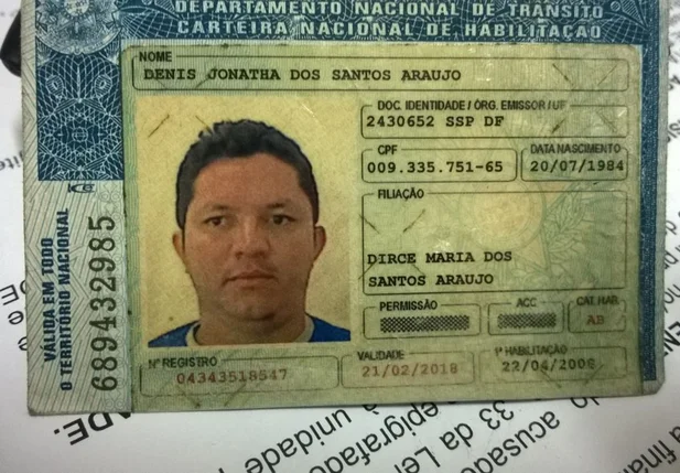 CNH de Dênis Jonathan dos Santos de Araújo