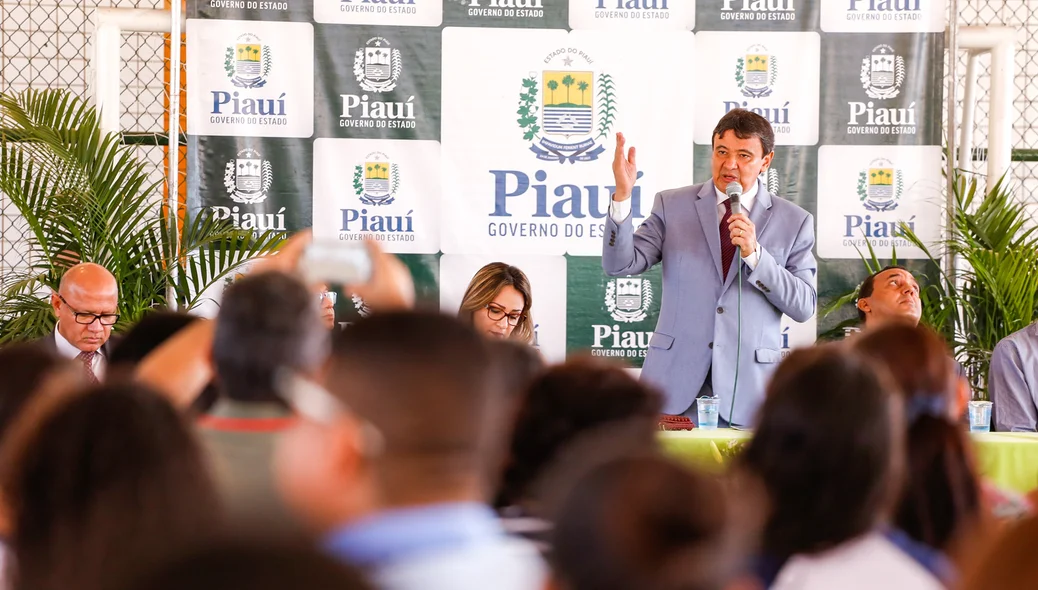Entrega da reforma da U.E.Helvídio Nunes