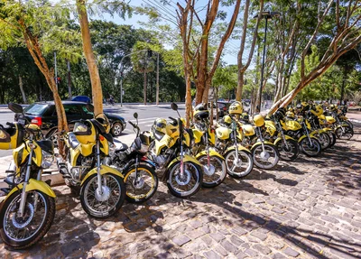 Mototaxistas fazem protestos na frente da Câmara dos vereadores