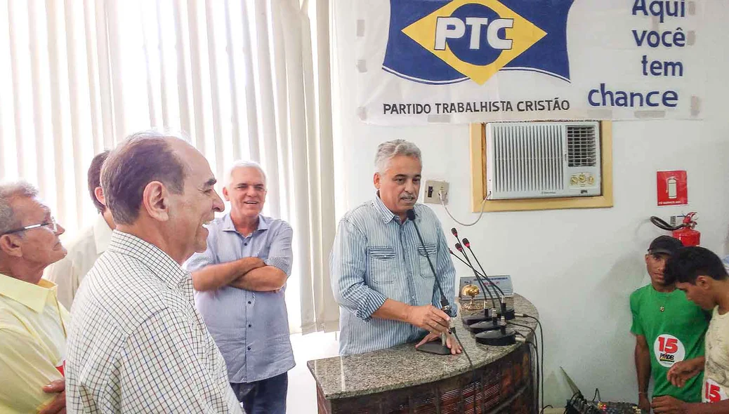 Robert Rios faz pronunciamento durante Convenção que homologou a candidatura de Marllos Sampaio