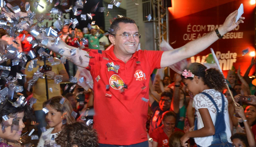 Candidato a reeleição, Padre Walmir Lima.