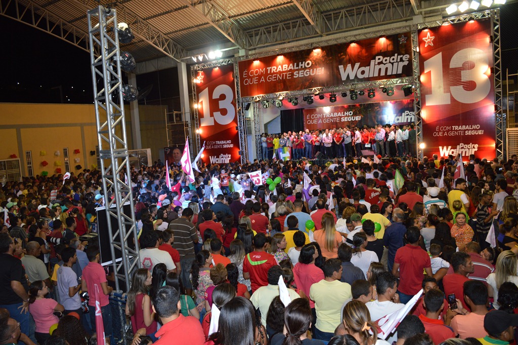 Convenção do PT e aliados homologam candidatura do Padre Walmir a prefeitura de Picos